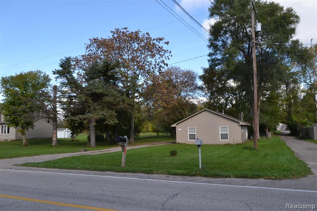 3323 East Pierson Road Flint, MI 48506 - Photo 15 of 16