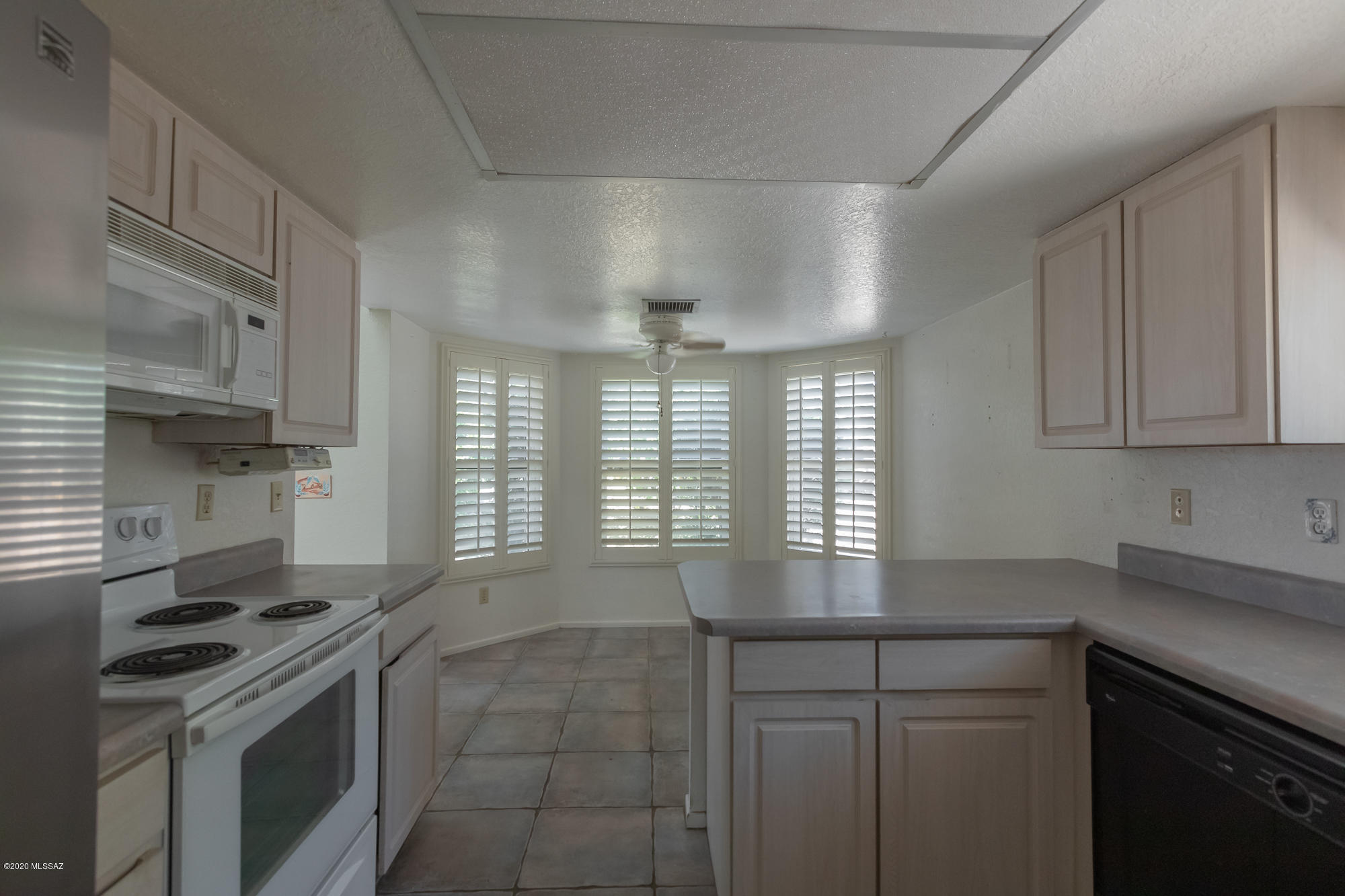 9957 East Stella Road Tucson, AZ 85730 - Photo 15 of 34 Gallery Image 15