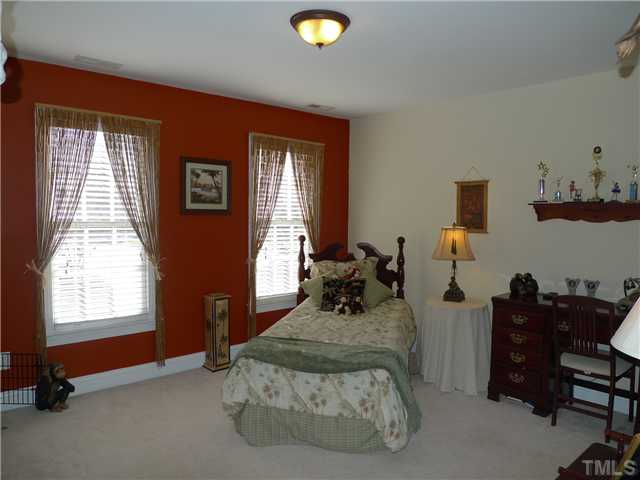 5306 Fiddlewood Court Raleigh, NC 27613 - Photo 6 of 14 Night...Night....Spacious bedrooms with great closets