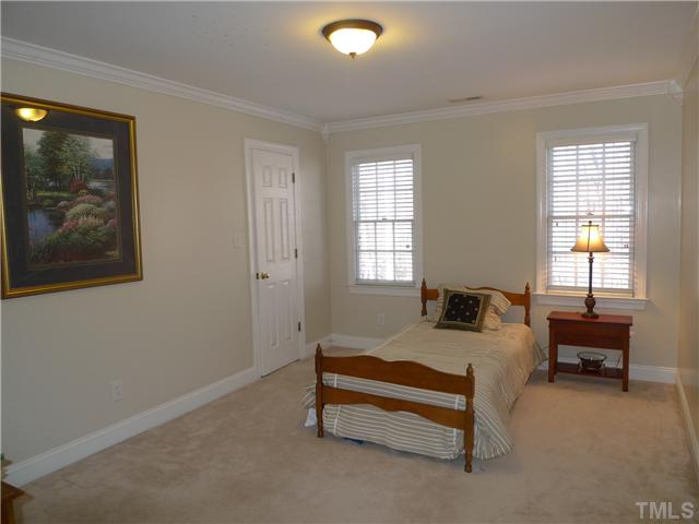 5306 Fiddlewood Court Raleigh, NC 27613 - Photo 7 of 14 Space for everyone!