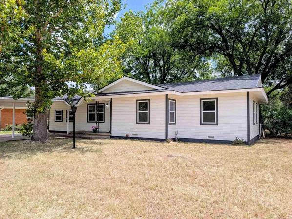 $189,900 | 409 Peach Street, Burkburnett, TX 76354