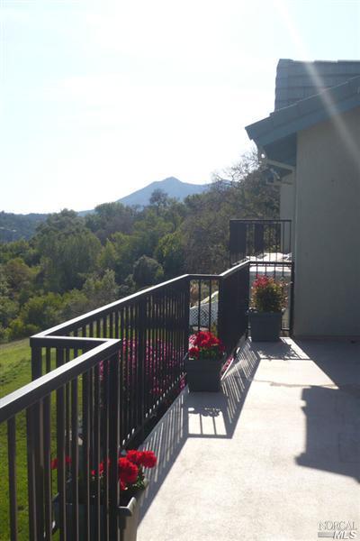 260 Channing Way, Unit 6 San Rafael, CA 94903 - Photo 10 of 12 Gallery Image 10