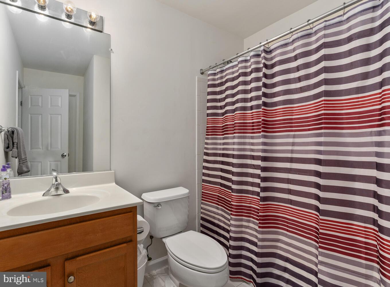 3730 Lions Field Road Triangle, VA 22172 - Photo 34 of 50 Hallway bathroom