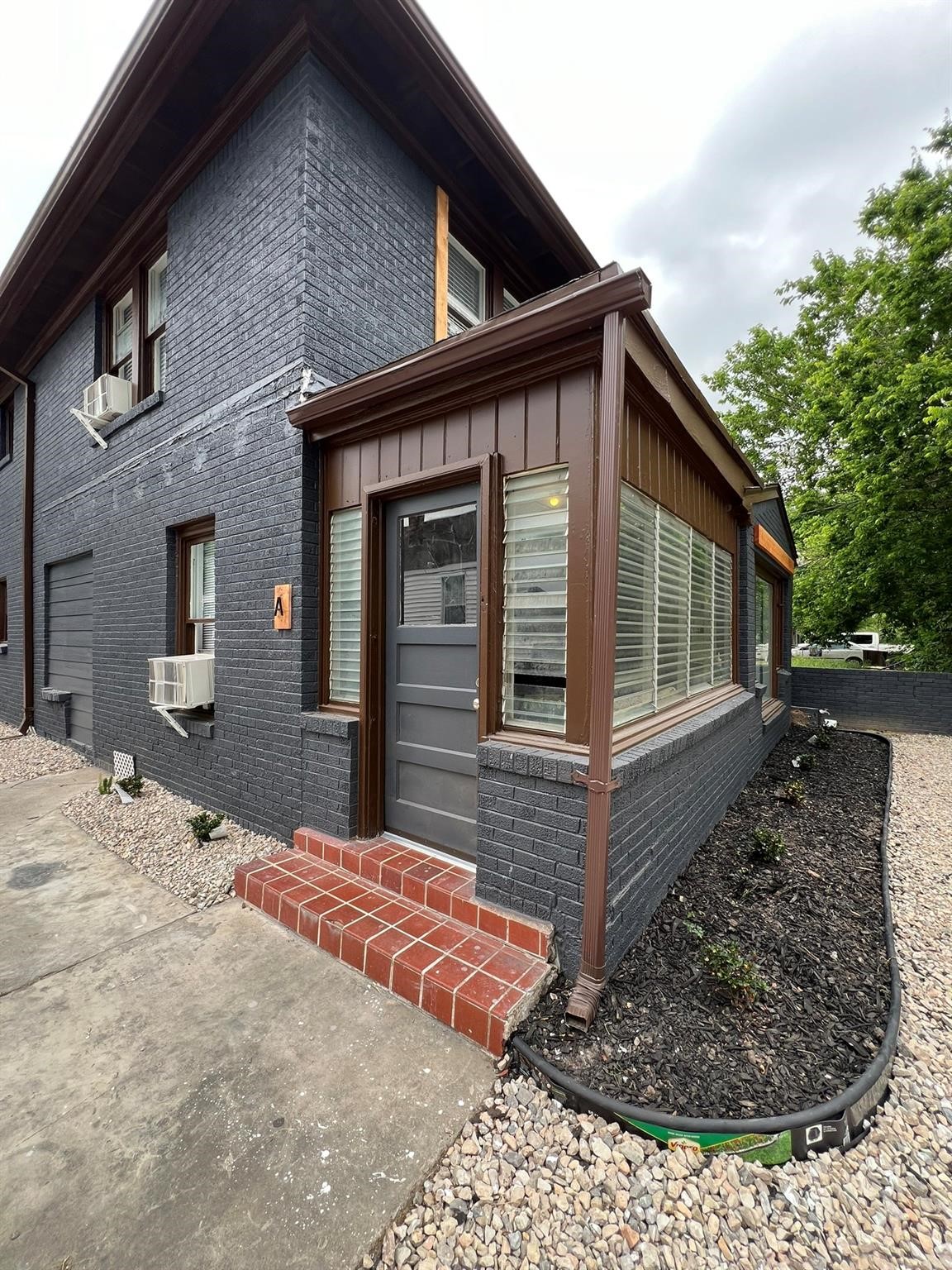 2531 Stevens Street Houston, TX 77026 - Photo 2 of 39 a view of a house with a yard