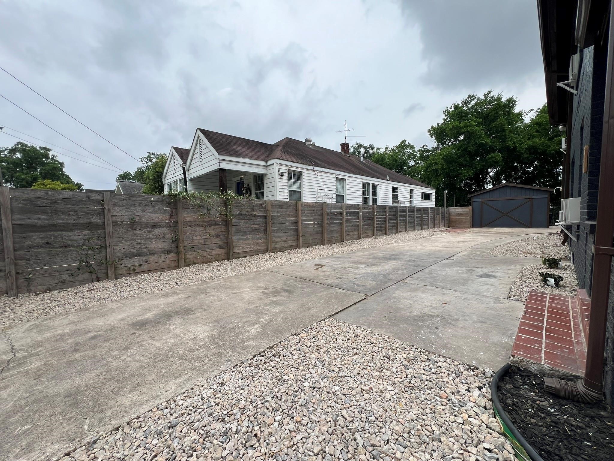 2531 Stevens Street Houston, TX 77026 - Photo 4 of 39 a front view of a house with a yard