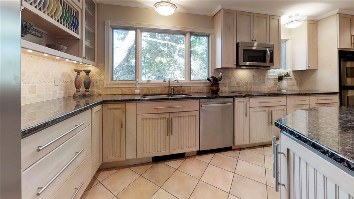 175 Hamilton Allenton Road North Kingstown, RI 02852 - Photo 7 of 40 Gallery Image 7