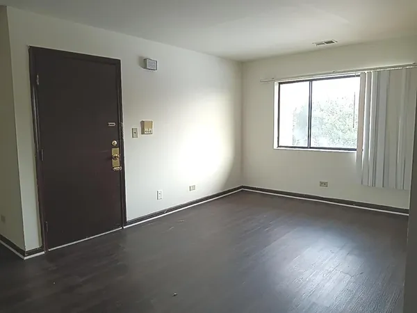 $1,350 | 363 East Rimini Court, Unit 3A, Palatine, IL 60067