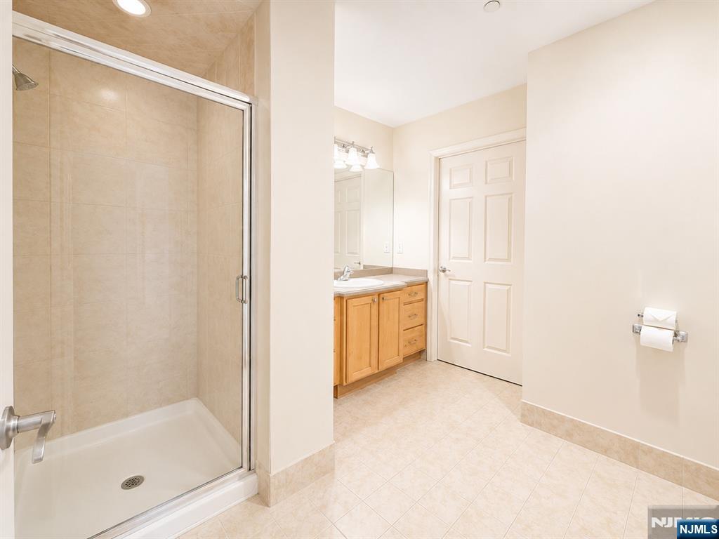 1-orient W Orient Way, Unit 305 Rutherford, NJ 07070 - Photo 32 of 48