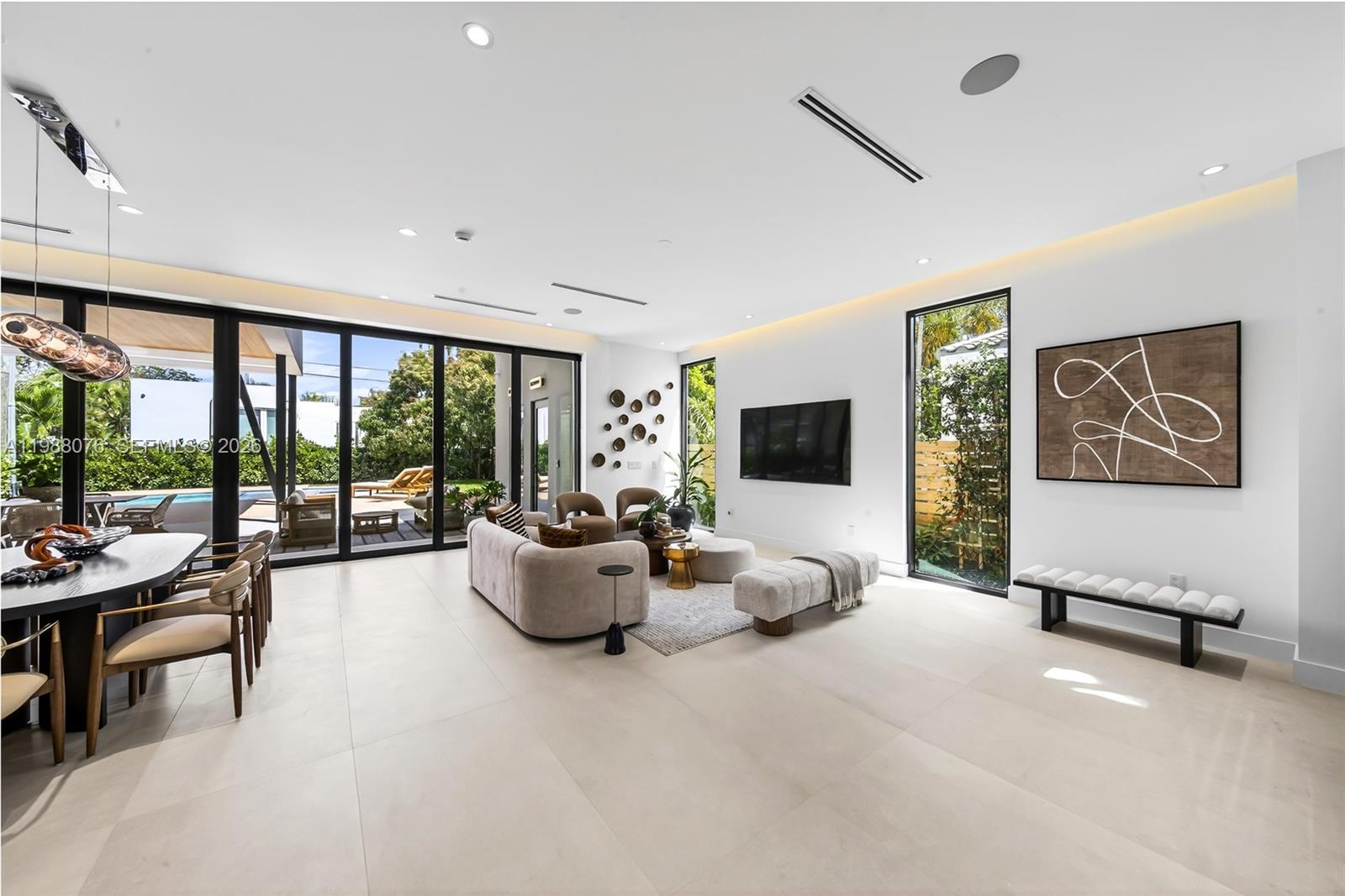 609 Southwest 24th Road Miami, FL 33129 - Photo 8 of 50 Gallery Image 8