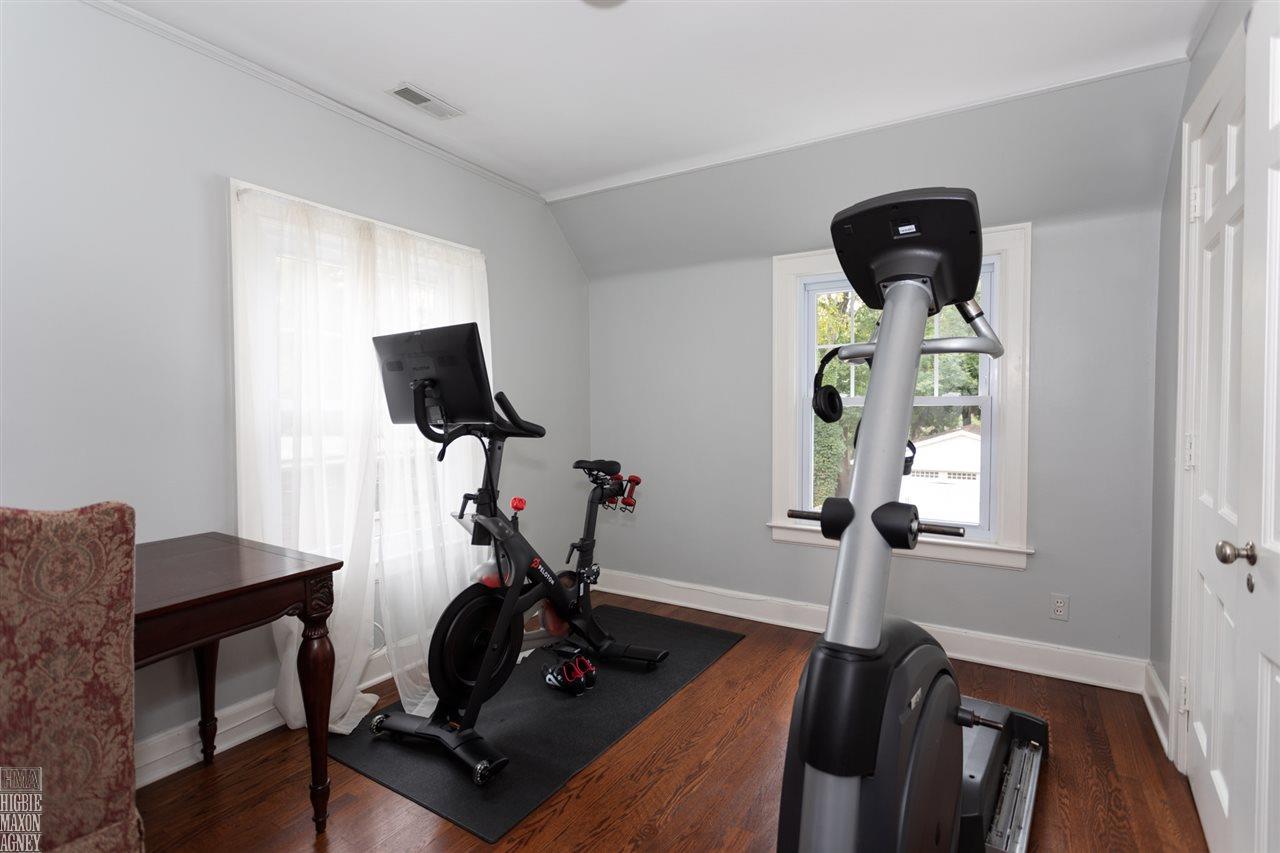 651 Fisher Road Grosse Pointe, MI 48230 - Photo 19 of 25 31363580-18.JPG