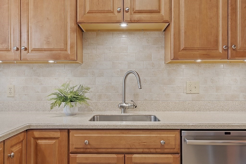 54 Boston Road, Unit 7 Chelmsford, MA 01824 - Photo 12 of 36 Gallery Image 12