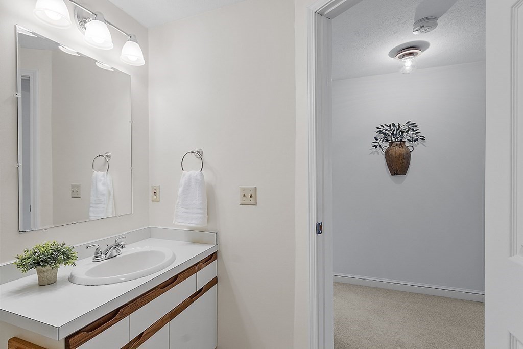 54 Boston Road, Unit 7 Chelmsford, MA 01824 - Photo 29 of 36 Gallery Image 29