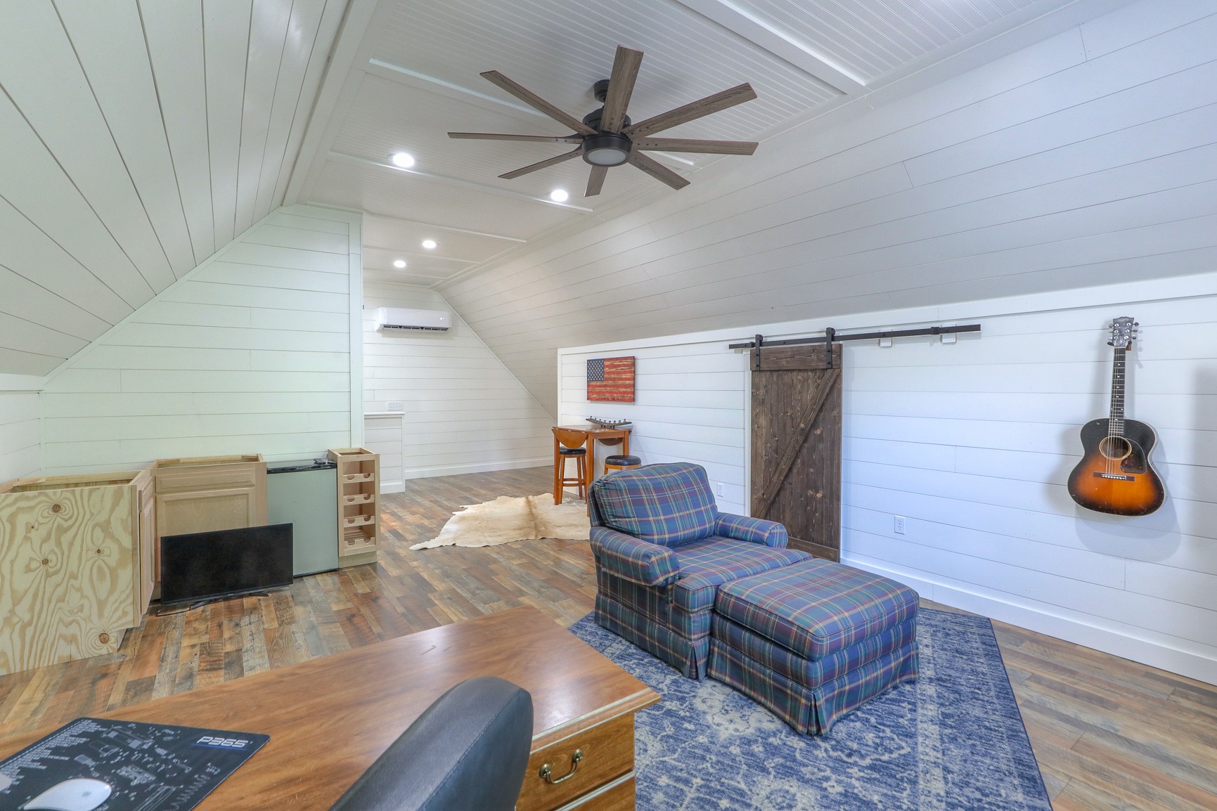 711 Heritage Road Lebanon, TN 37087 - Photo 36 of 49 a living room with furniture and wooden floor