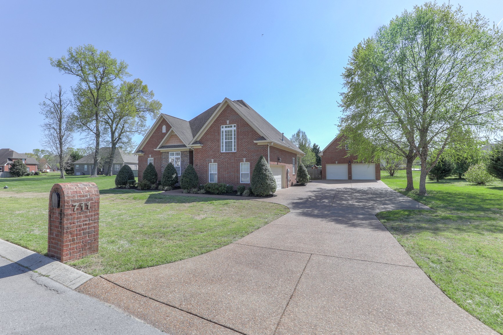 711 Heritage Road Lebanon, TN 37087 - Photo 42 of 49 a front view of house with yard and green space