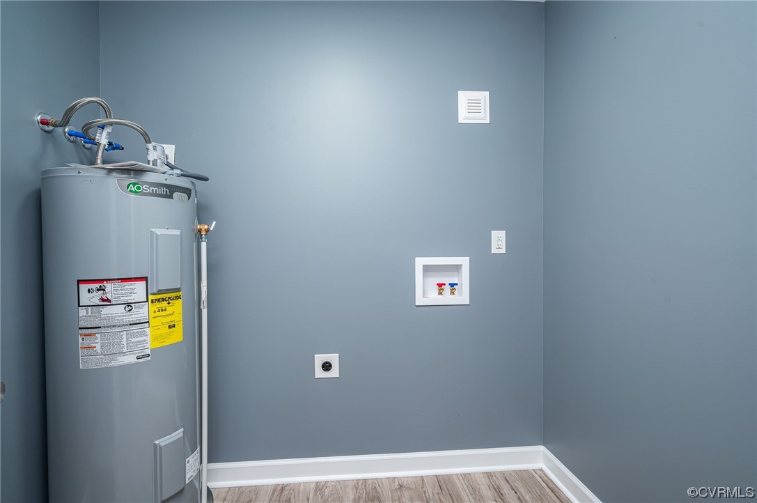 706 Rome Street Petersburg, VA 23803 - Photo 14 of 26 a view of bathroom