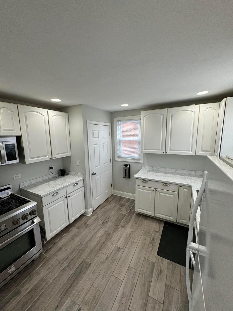 10957 South Pulaski Road Chicago, IL 60655 - Photo 6 of 12 Gallery Image 6