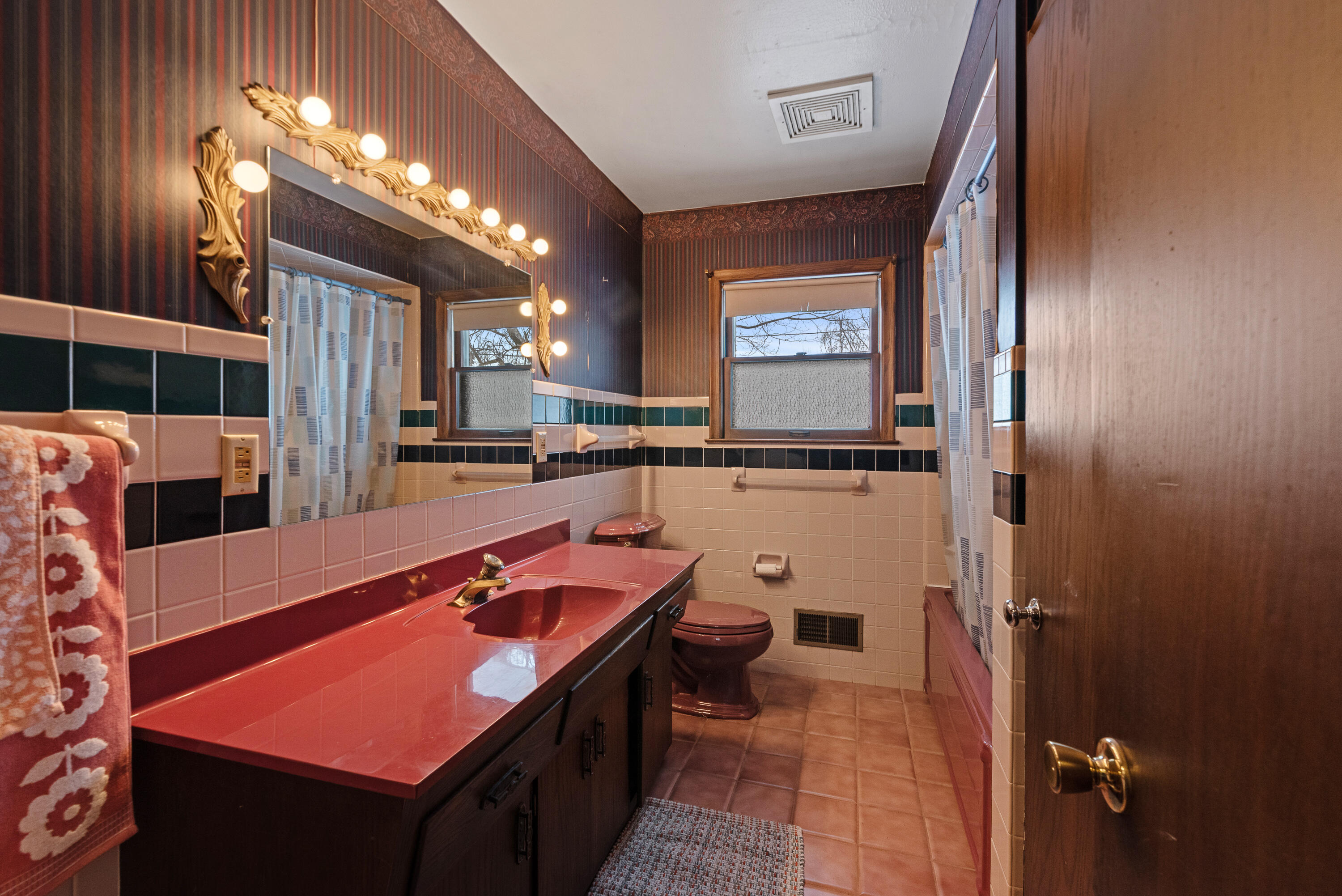 4620 North 135th Street Brookfield, WI 53005 - Photo 14 of 29 Full Bath