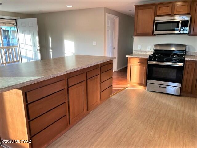 2762 West Mossman Road Tucson, AZ 85746 - Photo 9 of 28 Gallery Image 9