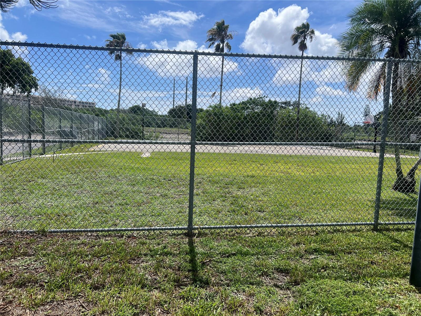 4156 Inverrary Drive, Unit 309 Lauderhill, FL 33319 - Photo 14 of 16 a view of a indoor basketball court