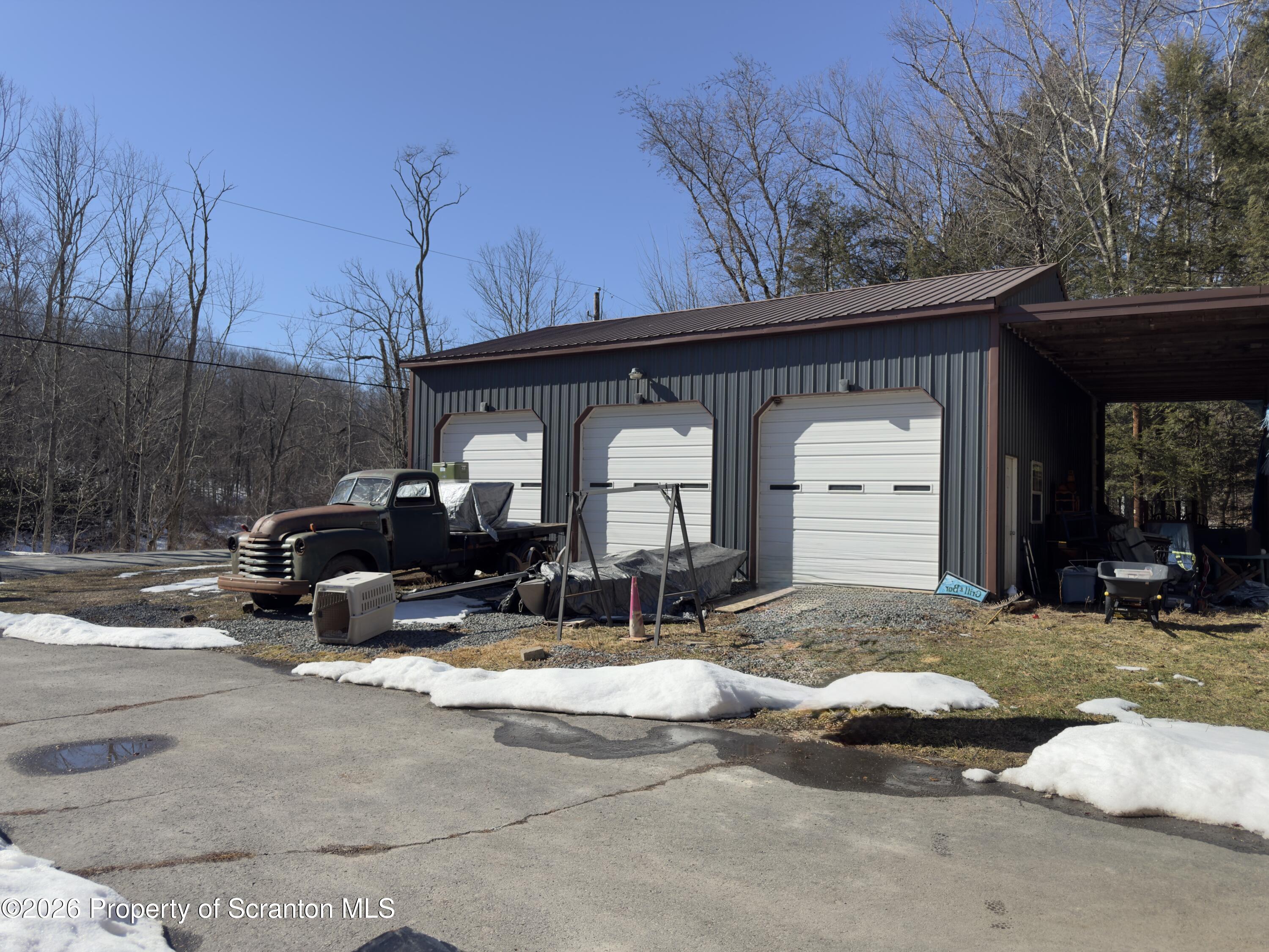 91 Pond Road Lake Ariel, PA 18436 - Photo 23 of 31 Garage