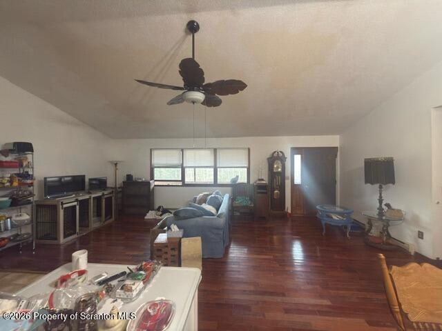 91 Pond Road Lake Ariel, PA 18436 - Photo 6 of 31 Living Room