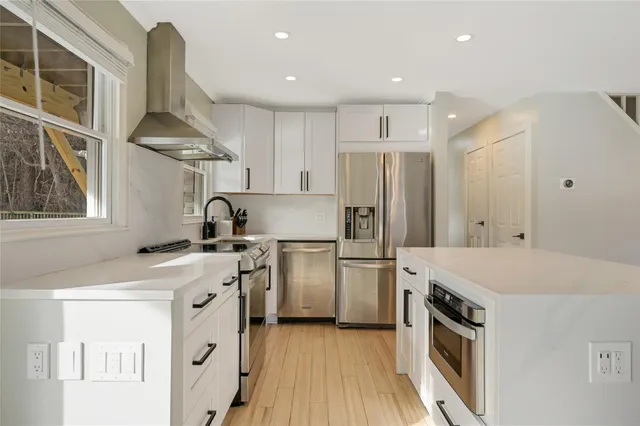 $2,199,000 | 36 Charla Drive, Southampton, NY 11968