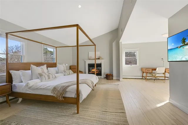 $2,199,000 | 36 Charla Drive, Southampton, NY 11968