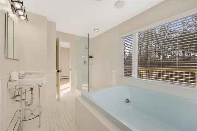 $2,199,000 | 36 Charla Drive, Southampton, NY 11968