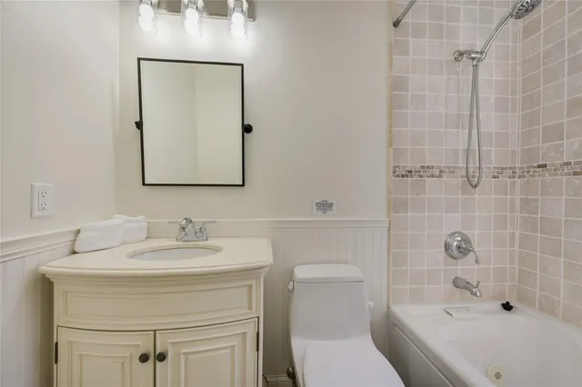 $2,199,000 | 36 Charla Drive, Southampton, NY 11968