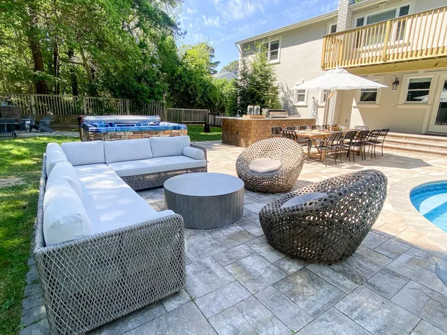 $2,199,000 | 36 Charla Drive, Southampton, NY 11968