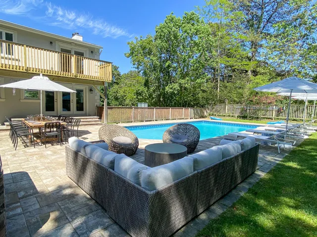 $2,199,000 | 36 Charla Drive, Southampton, NY 11968
