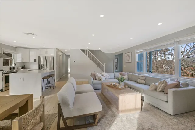 $2,199,000 | 36 Charla Drive, Southampton, NY 11968