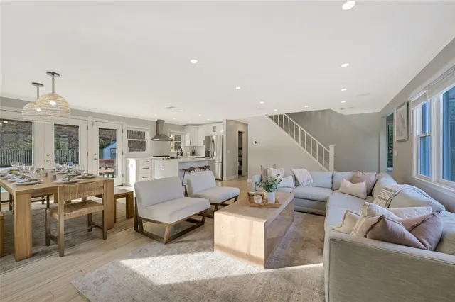 $2,199,000 | 36 Charla Drive, Southampton, NY 11968