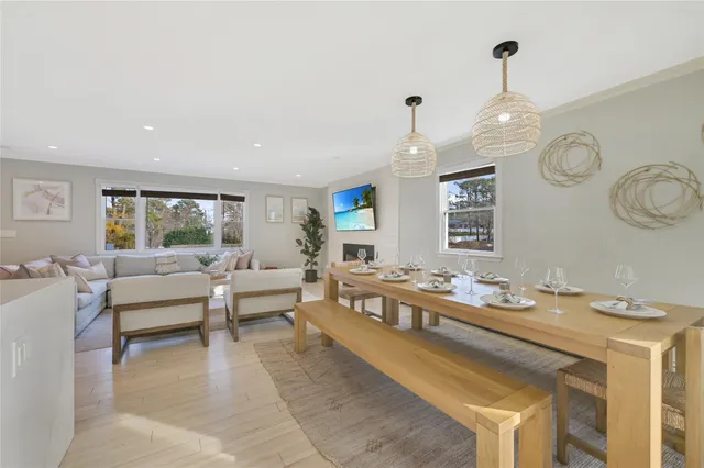 $2,199,000 | 36 Charla Drive, Southampton, NY 11968