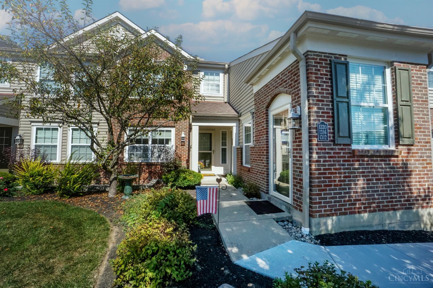 1320 Shadowood Trail Maineville, OH 45039 - Photo 1 of 37