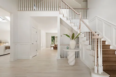 $3,295,000 | 286 Montauk Highway, Southampton, NY 11968