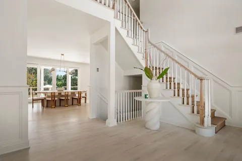 $3,295,000 | 286 Montauk Highway, Southampton, NY 11968