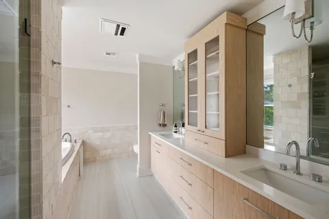 $3,295,000 | 286 Montauk Highway, Southampton, NY 11968