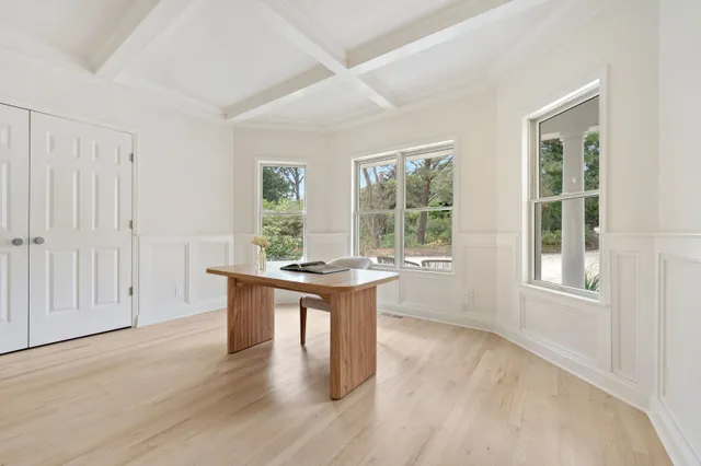 $3,295,000 | 286 Montauk Highway, Southampton, NY 11968