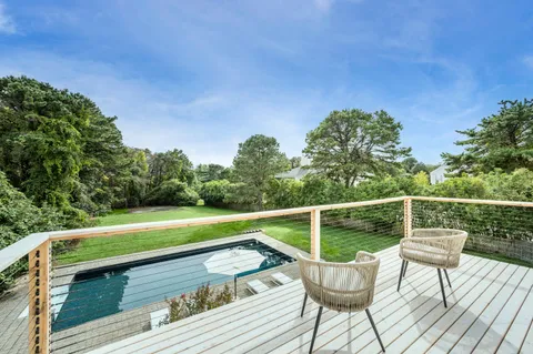 $3,295,000 | 286 Montauk Highway, Southampton, NY 11968