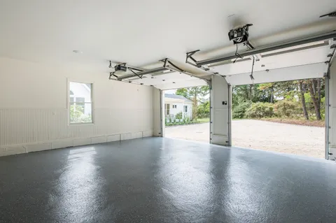 $3,295,000 | 286 Montauk Highway, Southampton, NY 11968