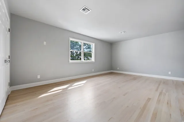 $3,295,000 | 286 Montauk Highway, Southampton, NY 11968