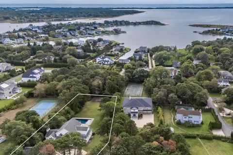 $3,295,000 | 286 Montauk Highway, Southampton, NY 11968