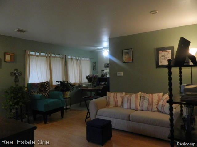 23221 Tuck Road Farmington, MI 48336 - Photo 5 of 15 LIVING ROOM AND NOOK.jpg