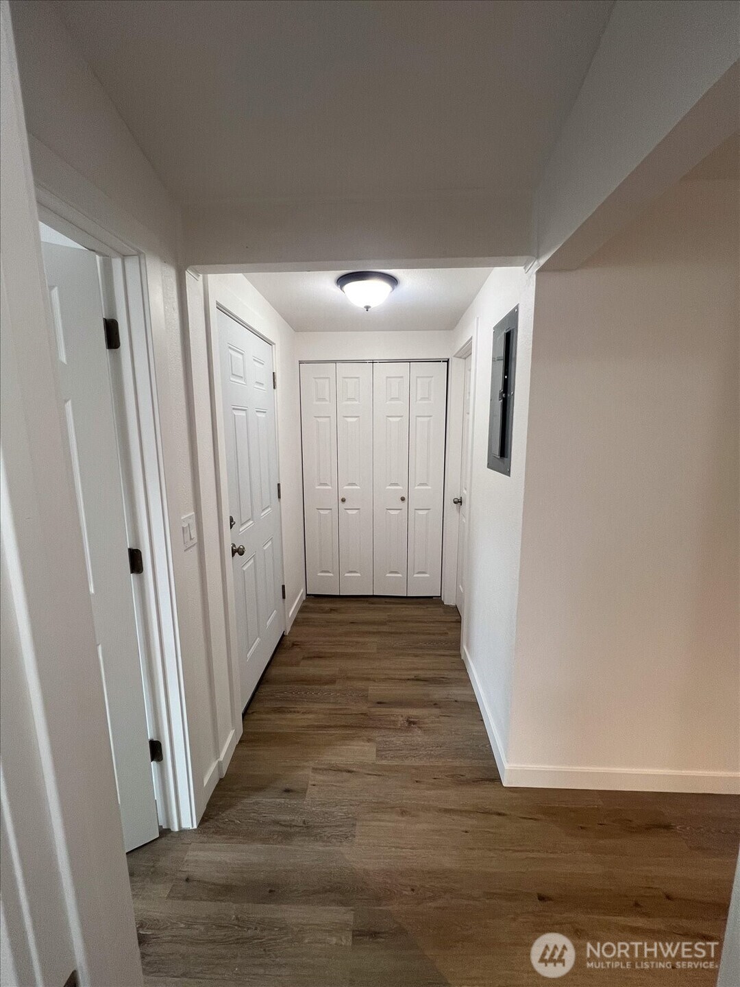 10443 17th Avenue Southwest Seattle, WA 98146 - Photo 13 of 40