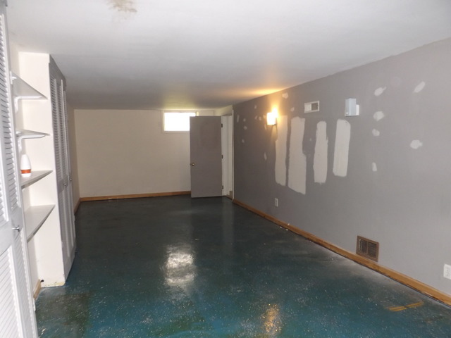 2411 West Cheyenne Road Waukegan, IL 60087 - Photo 14 of 18 a view of empty room with windows