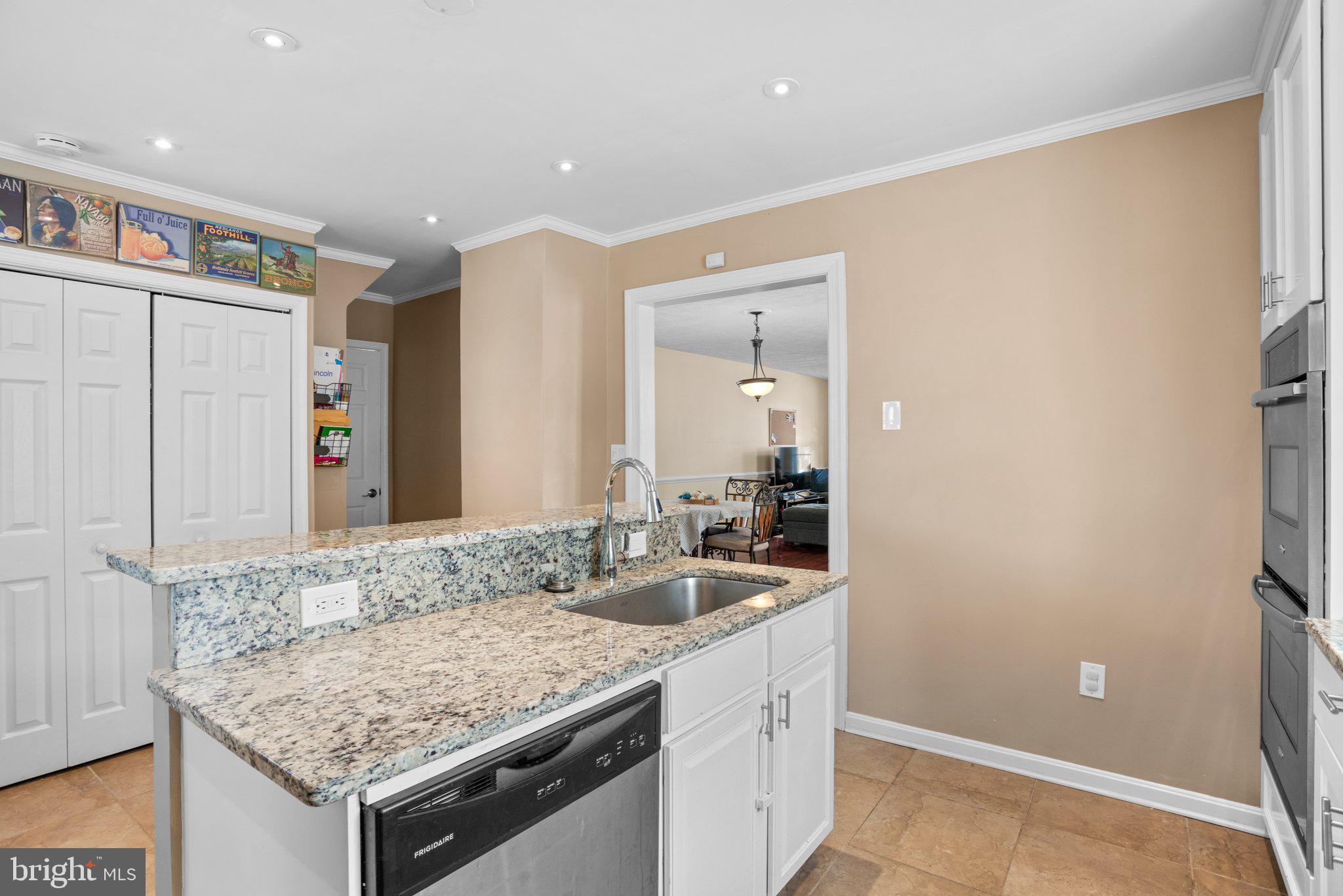 3604 Hineline Road Baltimore, MD 21229 - Photo 13 of 36 Room for Breakfast TAble