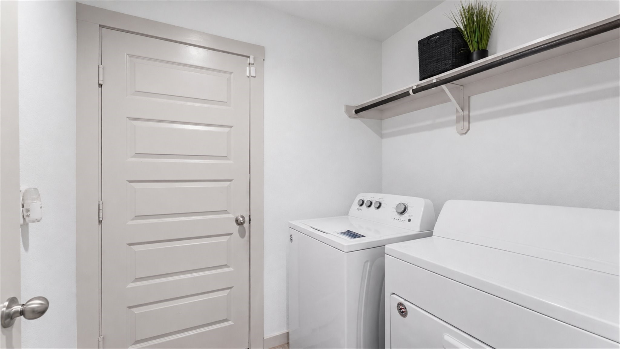 8219 Precious Passing Way Rosharon, TX 77583 - Photo 17 of 24 Laundry Room