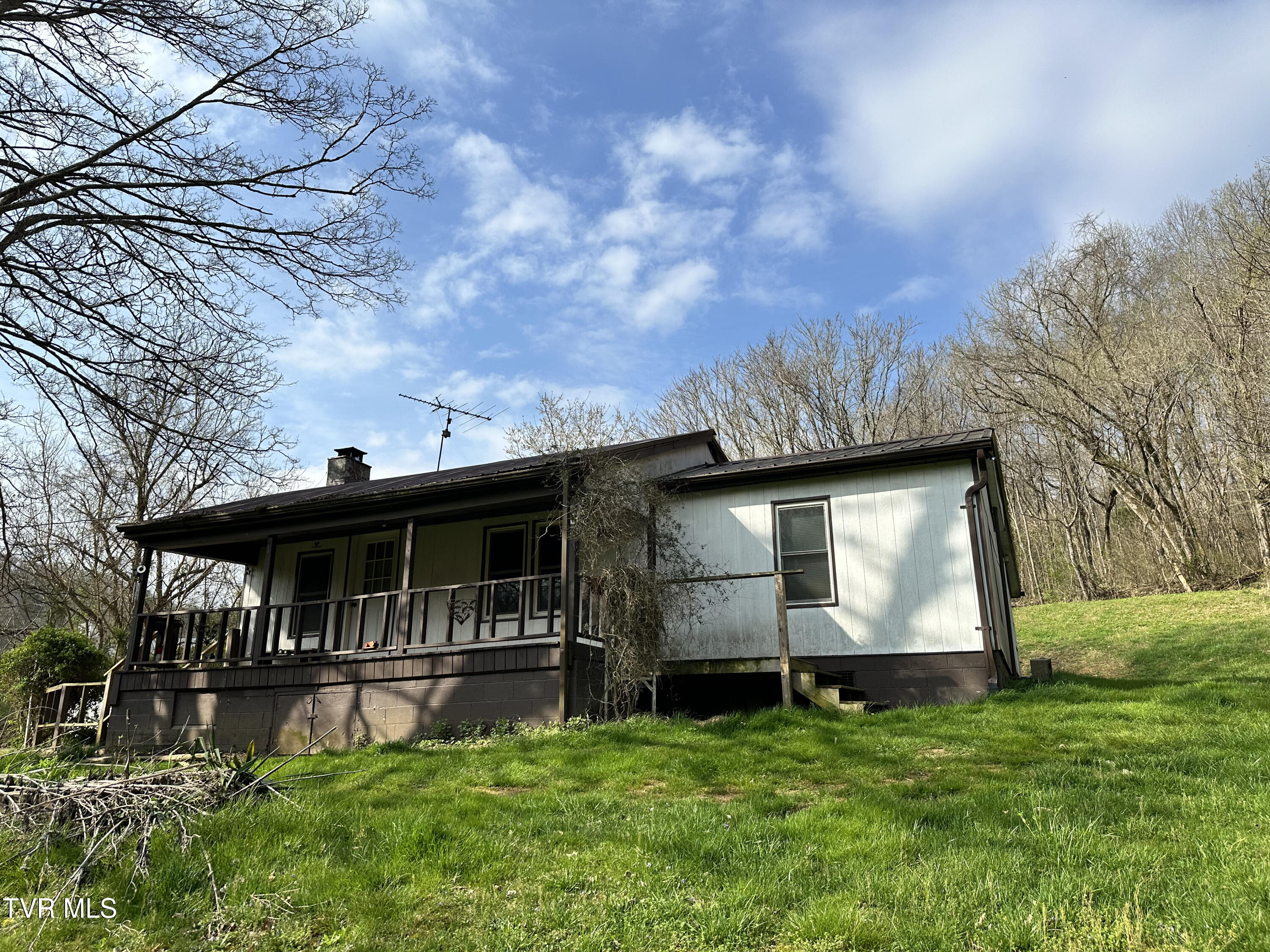 702 Speedwell Road Bulls Gap, TN 37711 - Photo 1 of 56 01 IMG_4861