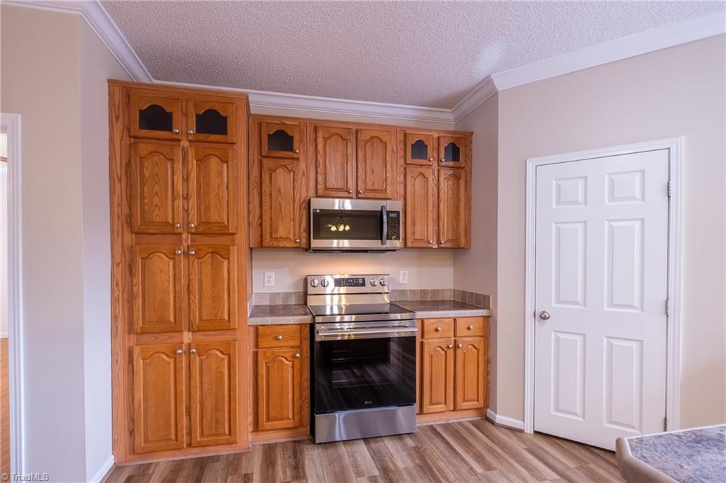 485 Amos Road Madison, NC 27025 - Photo 13 of 37 Cooking area